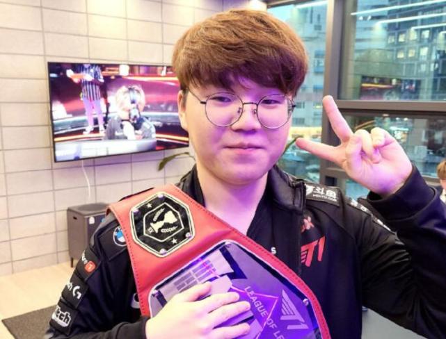 力和场上领 力和场上领