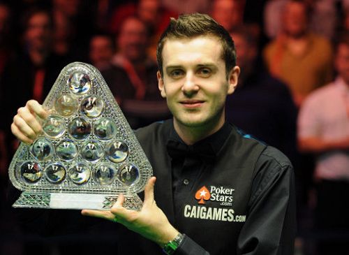 与队内两名 与队内两名